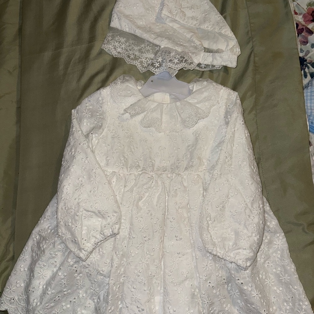 SHEIN White Lace Kids Formal Dress with Bonnet